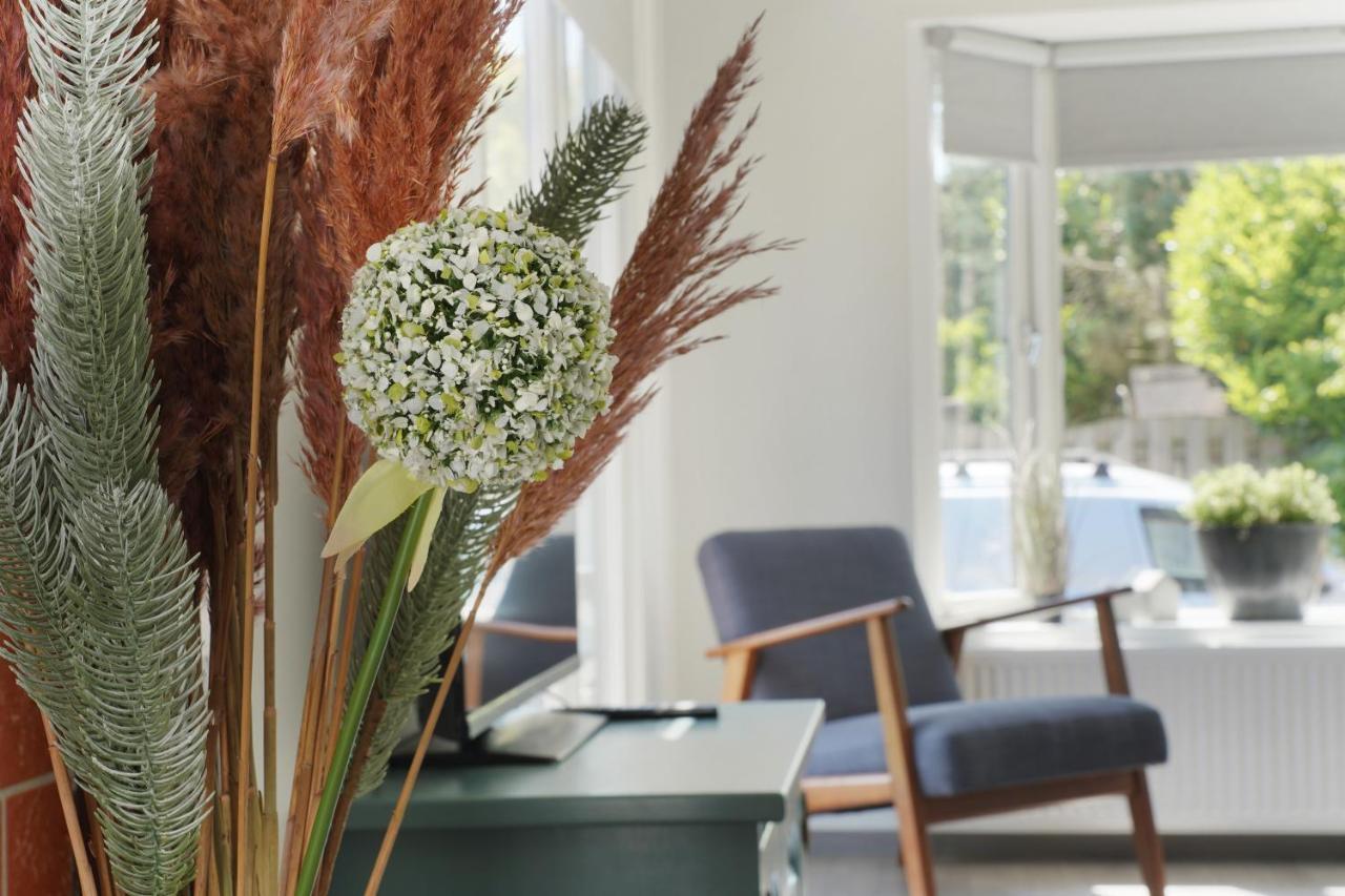 Gezellig En Relaxed Verblijf In Chalet In Putten Op De Veluwe! Ngoại thất bức ảnh